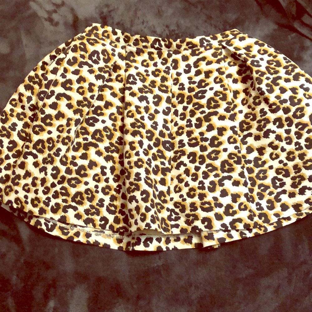 Cheetah print mini poofy skirt